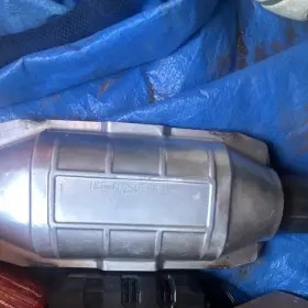 East71318 Eastern 2006 Jeep Grand Cherokee Limited 4.7 Catalytic Converter Welding Needed