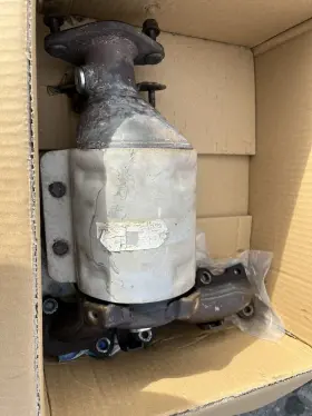 16728 Ford Catalytic Converter With Integrated Exhaust Manifold Oem
