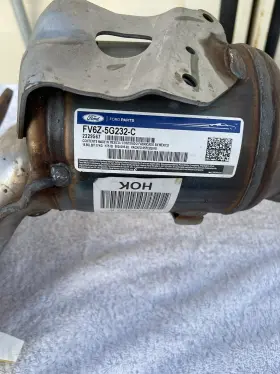 F2gz-5e212-a Ford Genuine Catalytic Converter F2gz-5e212-a. - Never Installed