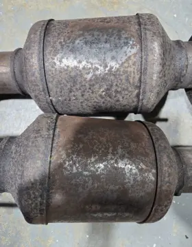 12580906 Gm Pair Of Full Scrap Catalytic Converter 6.0l