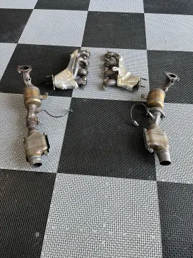 12619992 Gm Oem 24 Camaro Zl1 Chevrolet 6.2l Manifolds And Catalytic Converter Pair