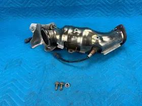 17400-70010 Lexus Ls500 Rwd Catalytic Converter With O2 Sensor Passengers Side 2018-2024 Oem
