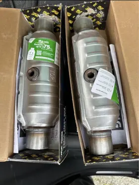 451255 Magnaflow Exhaust Products Universal Catalytic Converter - 2.25 Inch Inlet/outlet Pair 2