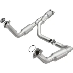 5451650 Magnaflow Exhaust Products For Converter Direct Fit 07-09 Chevy Trailblazer Ss 6.0l V8