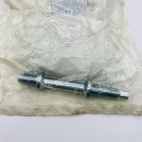 20606-1u60b Nissan Converter And Pipe Bolt - Genuine Part # Oem Nos