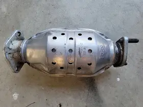 28950-2g450 Oem New Kia Sorento Catalytic Converter